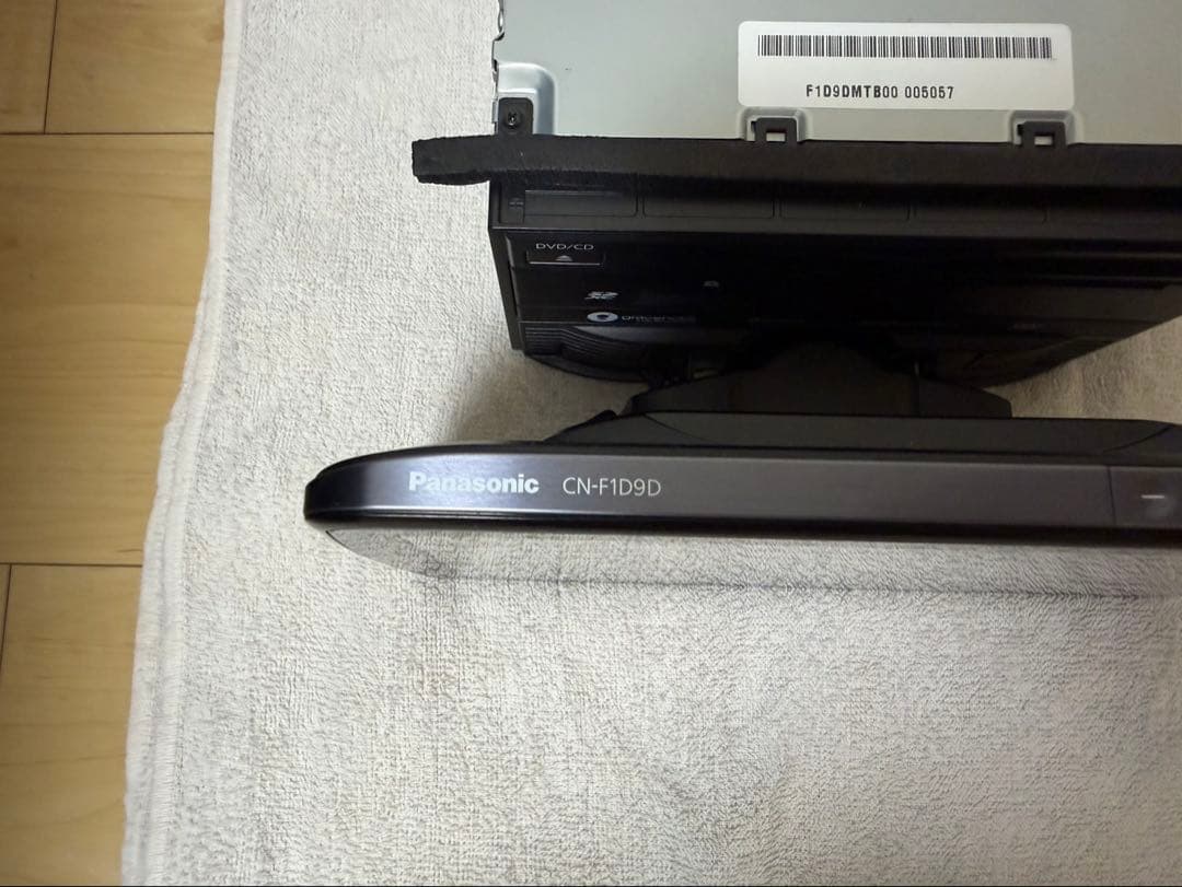 パナソニック ストラーダ カーナビ CN-F1D9D 9型 /フルセグ/