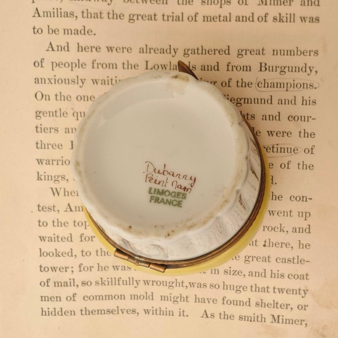 リモージュボックス　マフィン①　ふんわりカップケーキミニチュア　陶器　フランス製