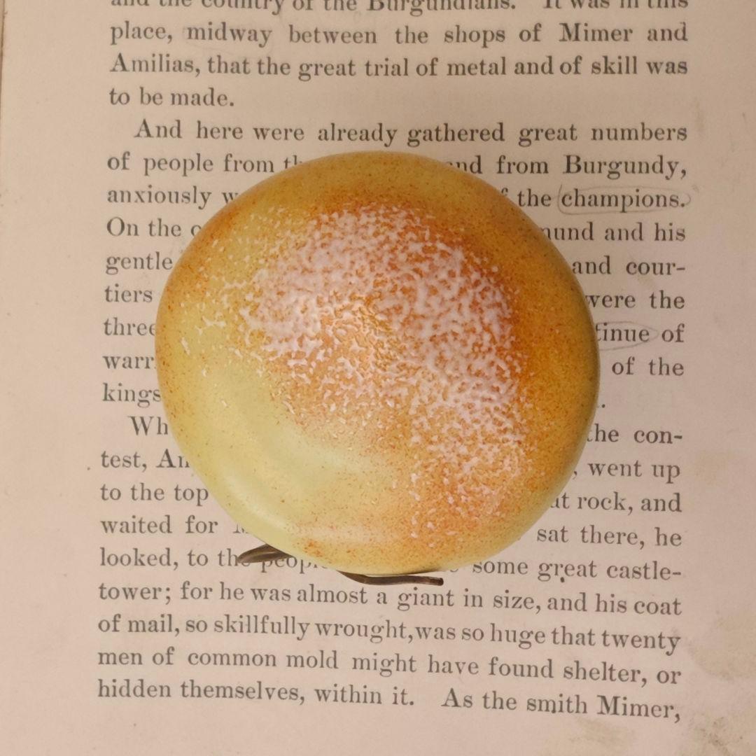 リモージュボックス　マフィン①　ふんわりカップケーキミニチュア　陶器　フランス製