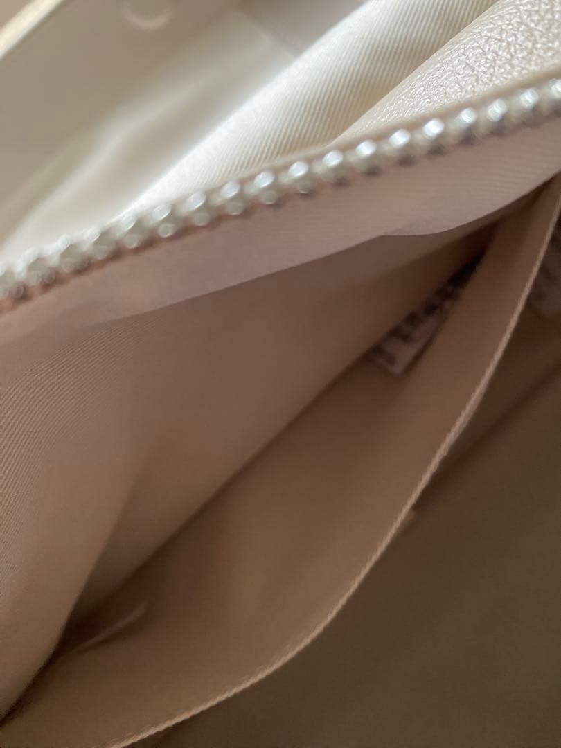 ビアズリーレザーボディーバック