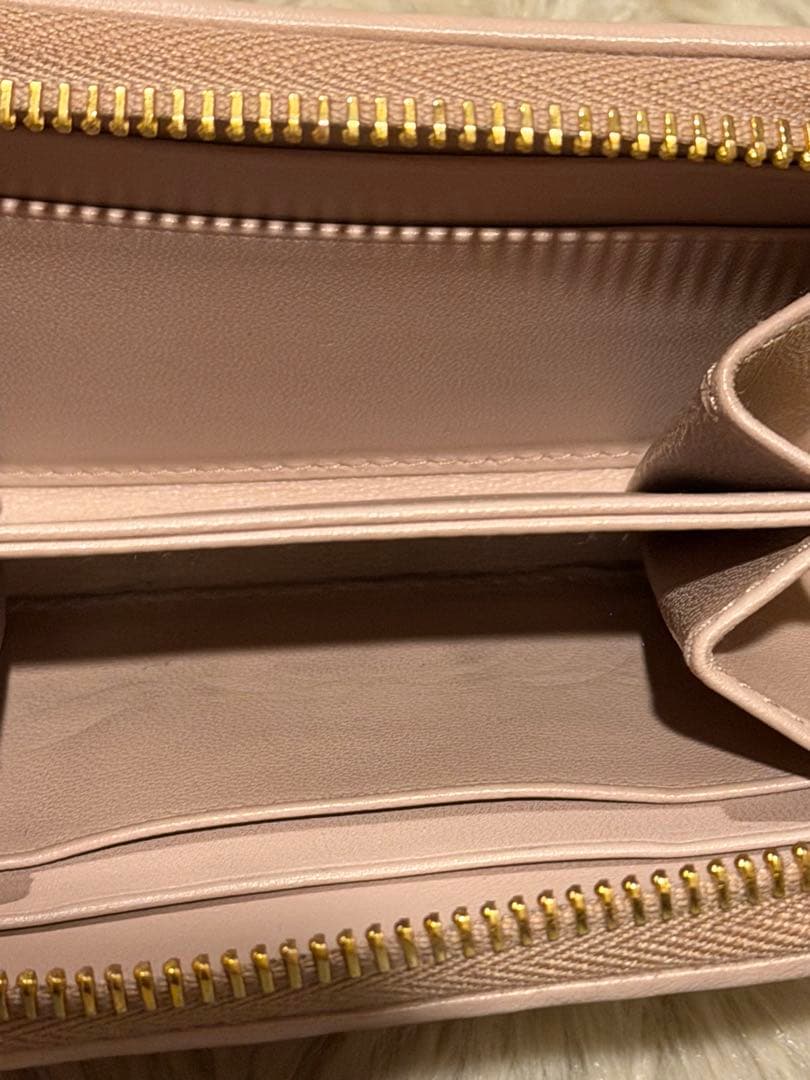 miu miu ピンクレザーケース ミュウミュウ マテラッセ