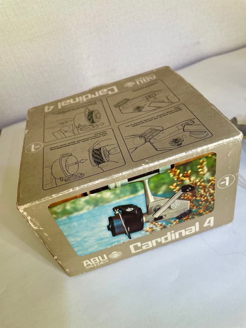 アブ　カーディナル4 替えスプール有り 箱、説明書等有り
