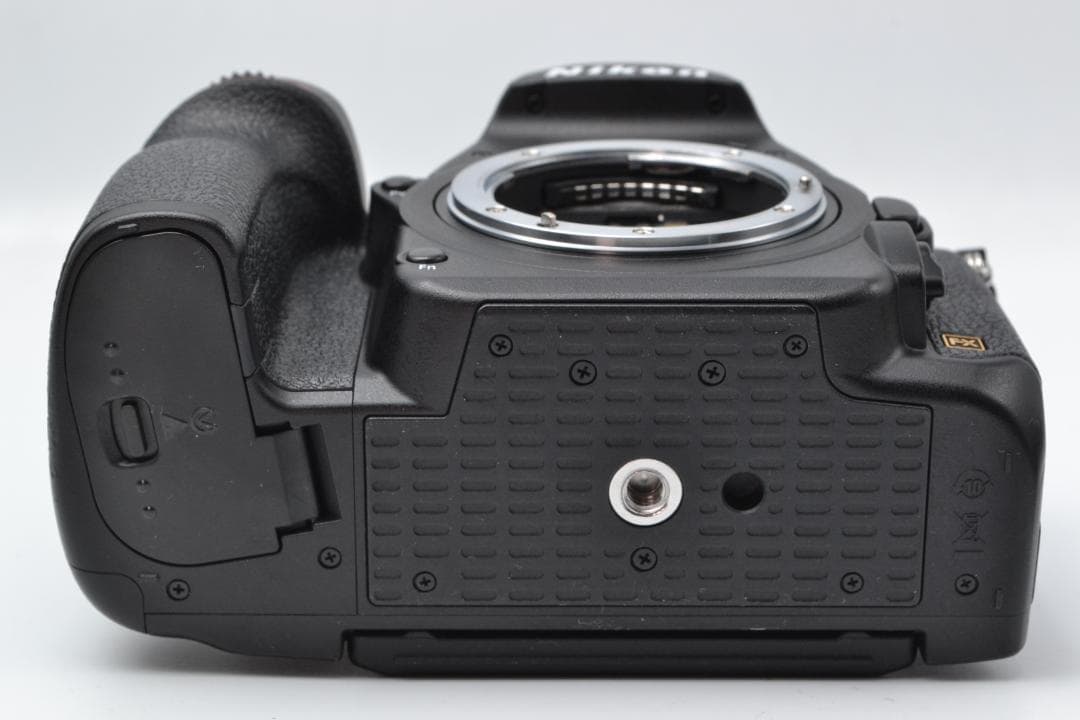 Nikon D780 デジタル一眼レフカメラ 本体　《ショット数　1983回》