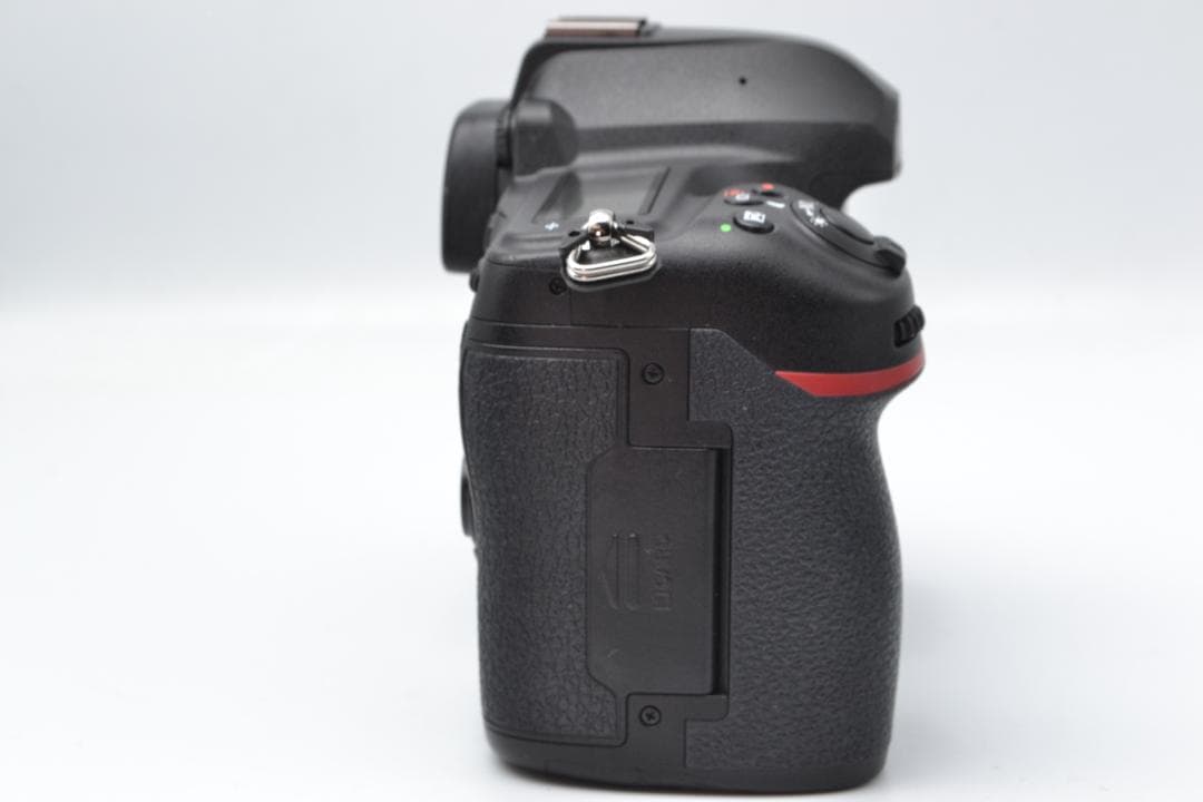 Nikon D780 デジタル一眼レフカメラ 本体　《ショット数　1983回》