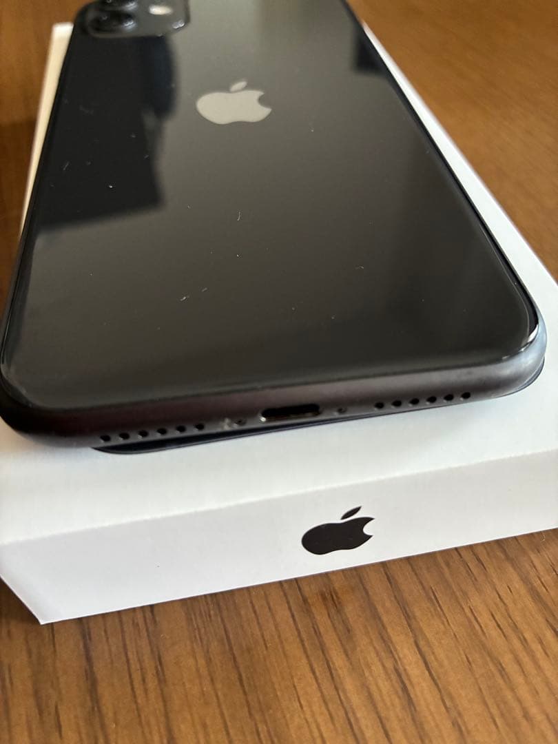 iPhone 11 128GB ブラック本体