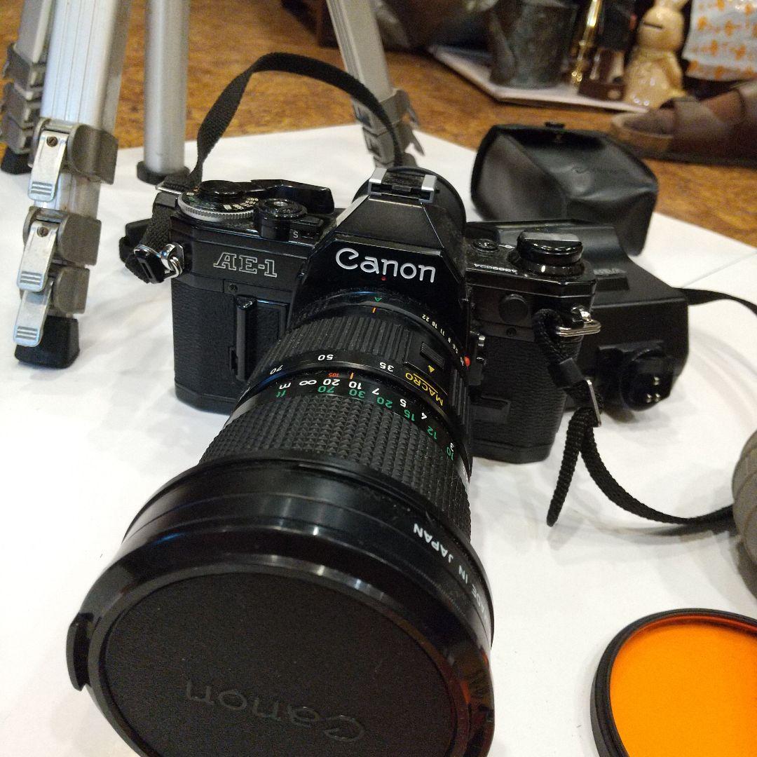 Canon AE-1 カメラセット 35-105mmレンズ付き 三脚付き