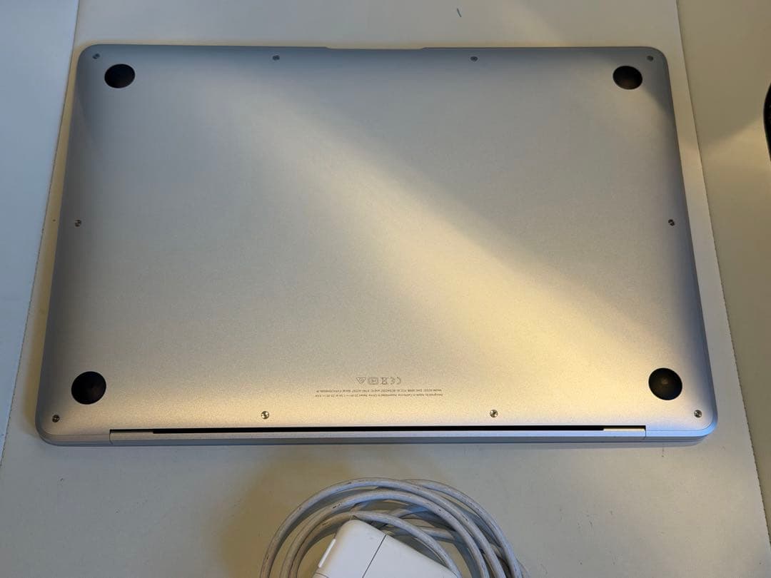 Apple MacBook Air (M1, 2020) シルバー US