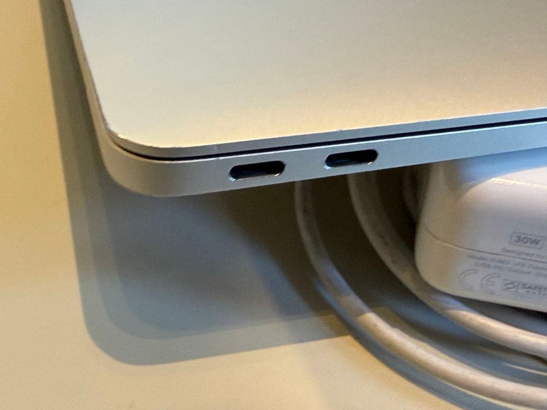 Apple MacBook Air (M1, 2020) シルバー US