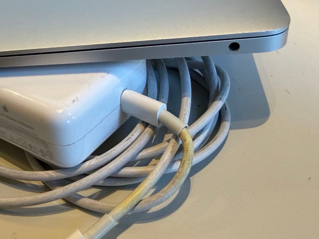 Apple MacBook Air (M1, 2020) シルバー US