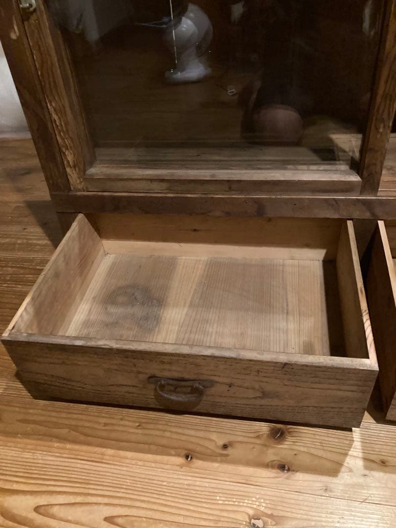 昭和レトロ　サイドボード　食器棚、戸棚、収納棚　ゆらゆらガラス　大正〜昭和初期②