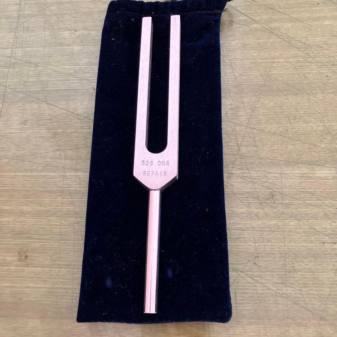 米国製ハンドメイド　ヒーリング音叉（528Hzと300Hz）