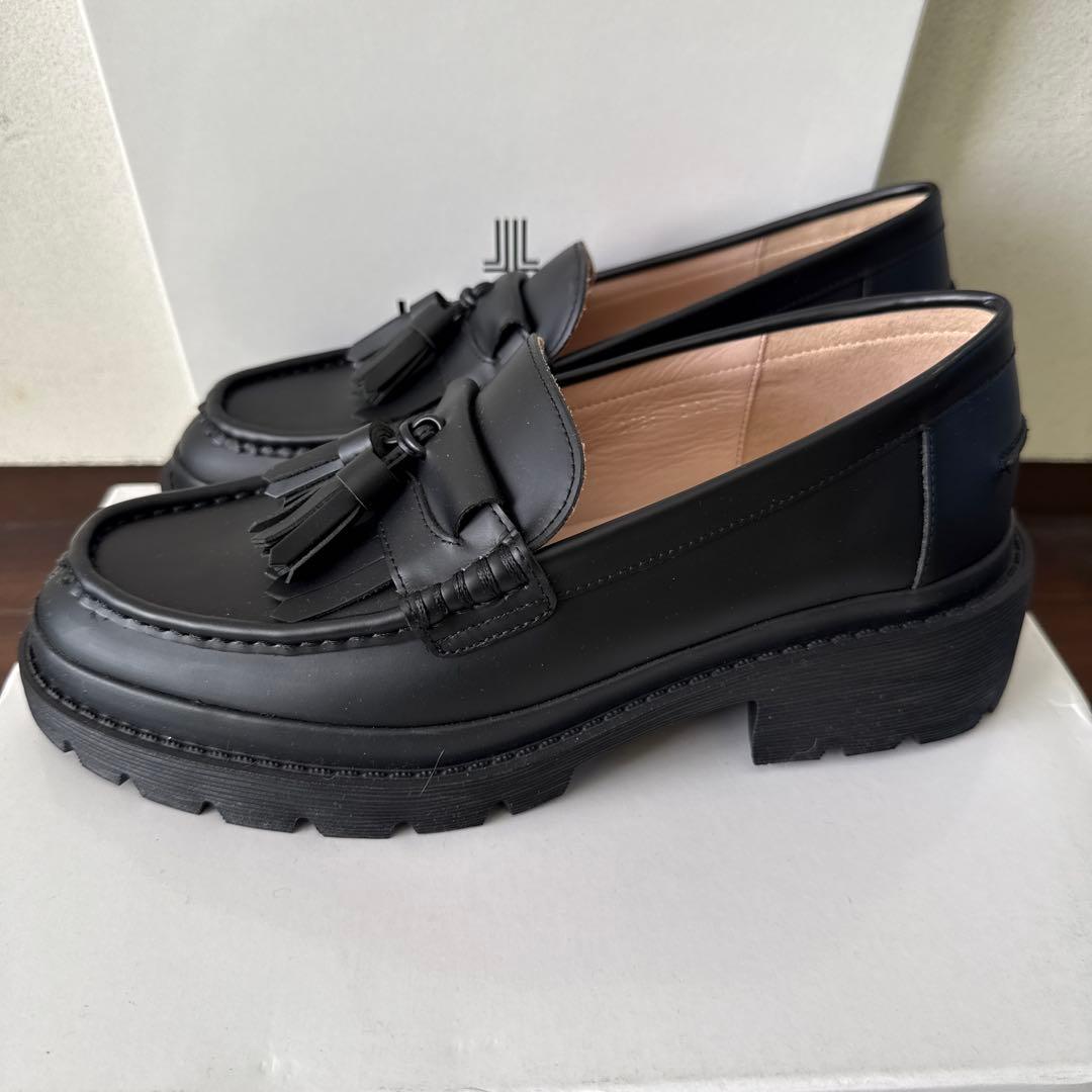 LANVIN ブラック ローファー タッセル付き