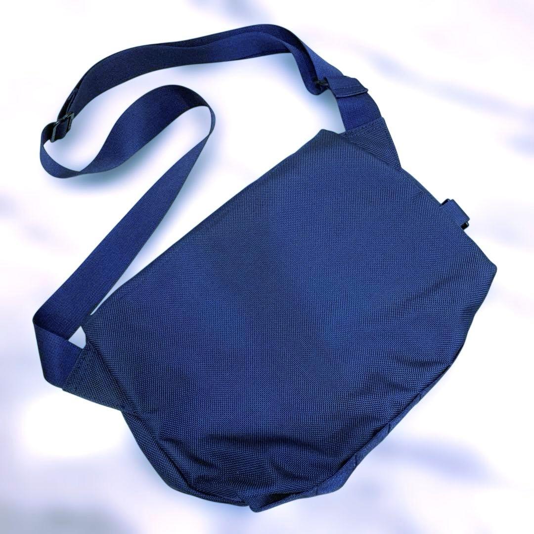 ブリーフィング　ショルダーバッグ　メッセージバッグ　ボディバッグ