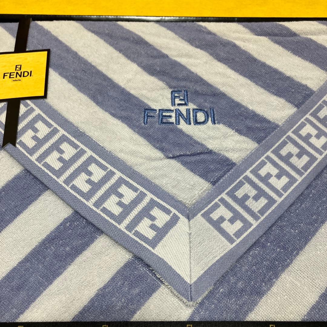 新品未使用　フェンディ　タオルケット
