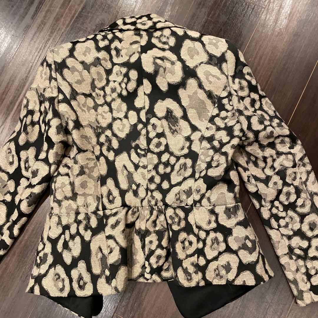 お値下げ‼️ARMANI COLLEZIONI レオパード柄 ジャケット 38