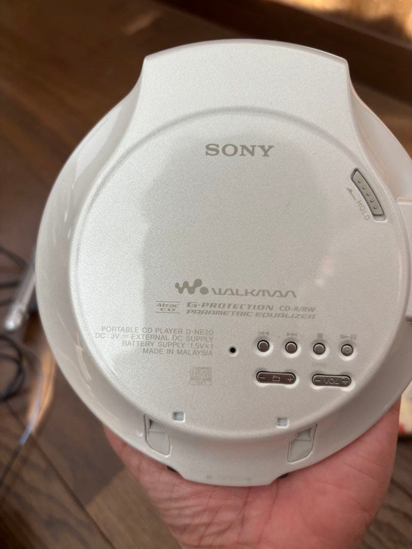 ポータブルプレーヤー SONY CD WALKMAN D-NE20