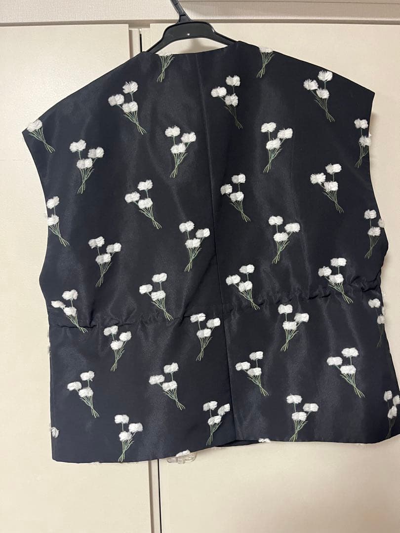 ロエフ LOEFF ワタスゲジャガード ジレ