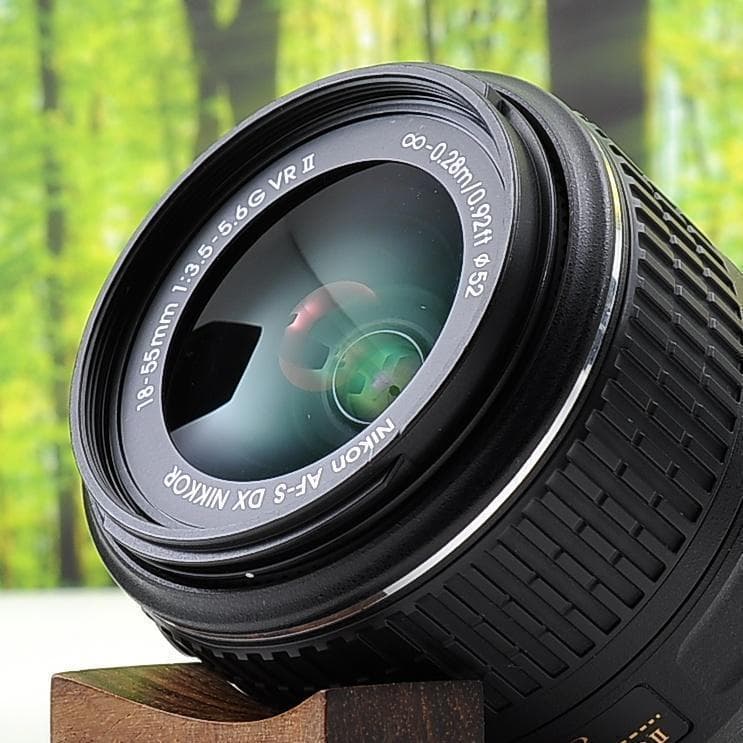 ショット数2126枚☆スマホ転送機能付☆Nikon D5500+35㎜単焦点