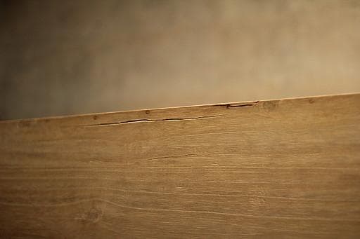 古い木製のチェスト　引き出し3段　桐箪笥