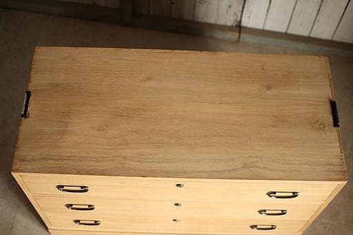 古い木製のチェスト　引き出し3段　桐箪笥