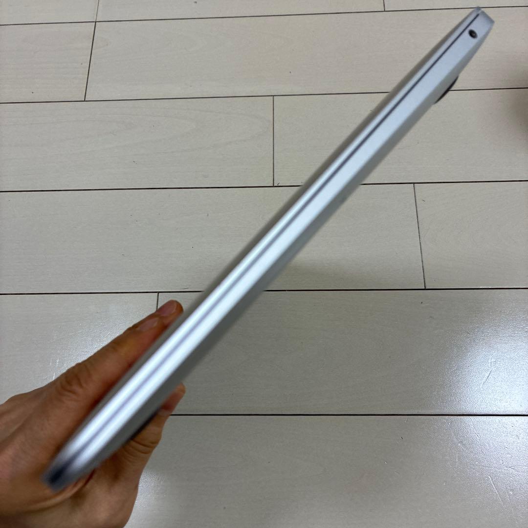 Apple MacBook Air (M1,8GB,256GB) 本体