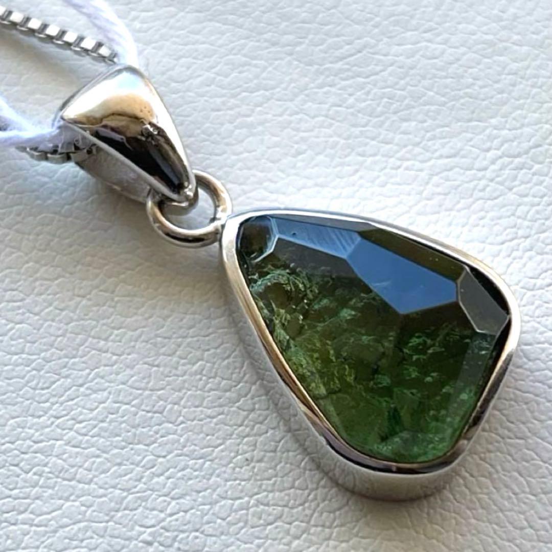 SALE❣️【鑑別書付】希少❣️トップクラスのグリーン❣️モルダバイトネックレス