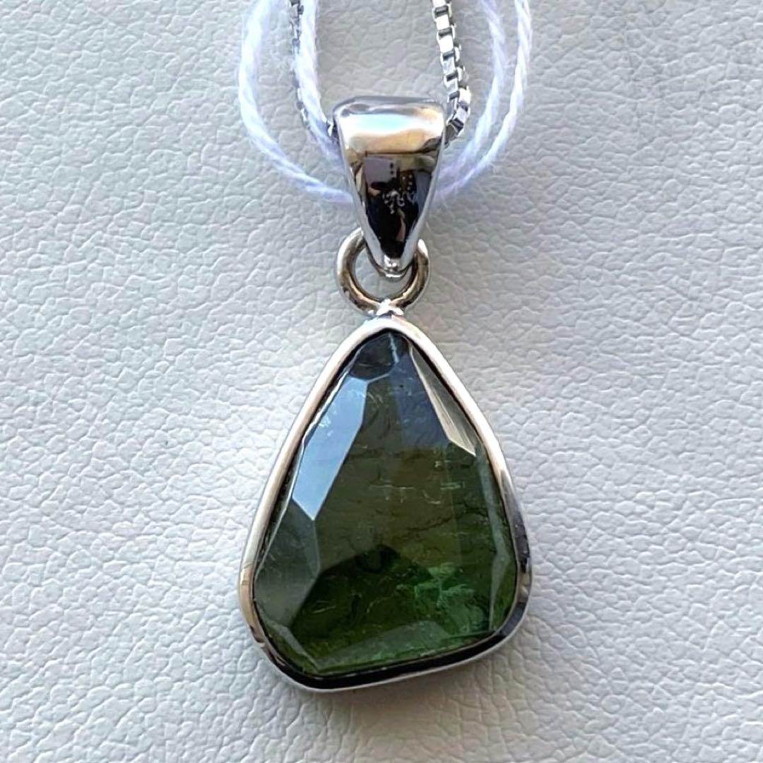 SALE❣️【鑑別書付】希少❣️トップクラスのグリーン❣️モルダバイトネックレス