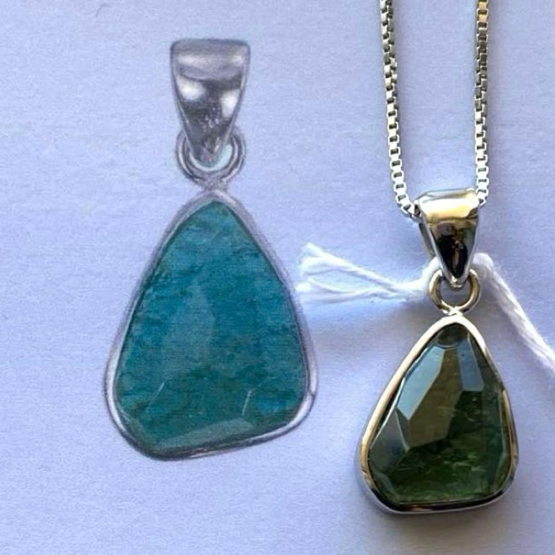 SALE❣️【鑑別書付】希少❣️トップクラスのグリーン❣️モルダバイトネックレス