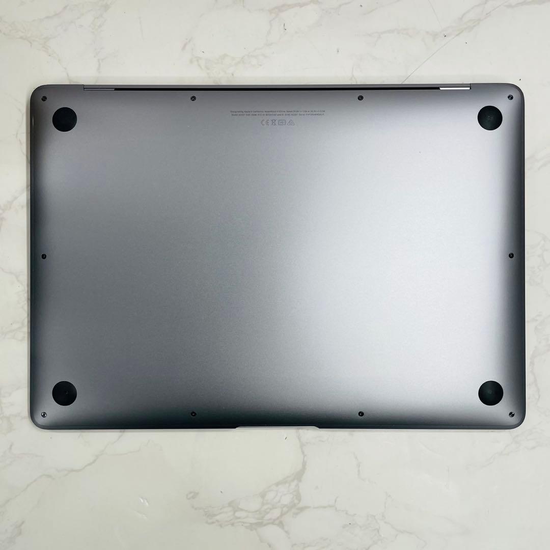 Macbook air M1 13インチ 16GB 256GB 充放電111回