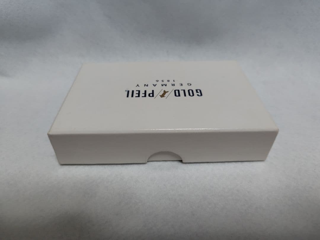 【新品未使用】GOLD PFEIL バーガンディ(赤ワイン色) レザー 名刺入れ