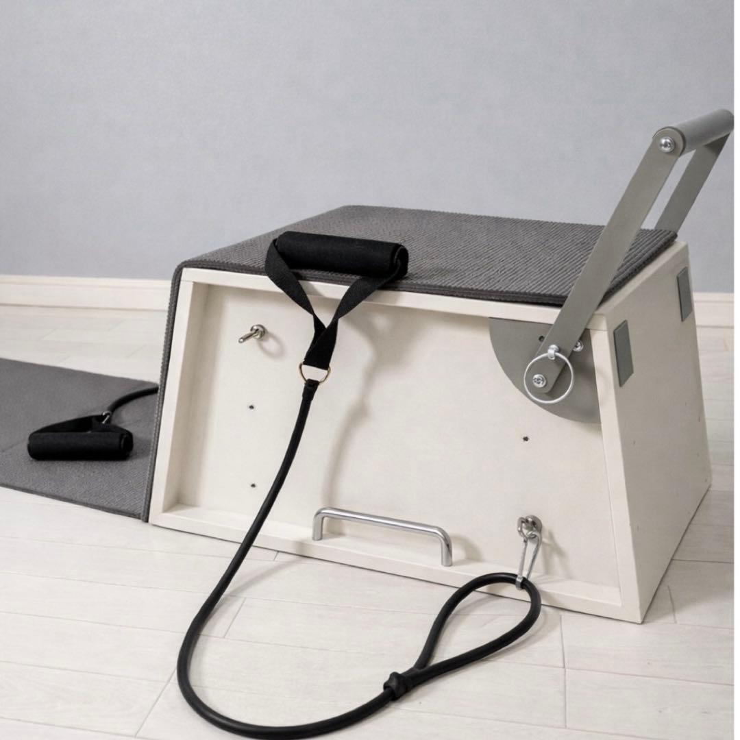 【美品】Meltis 自宅でピラティス　筋トレ　ストレッチ　ホワイトモカ