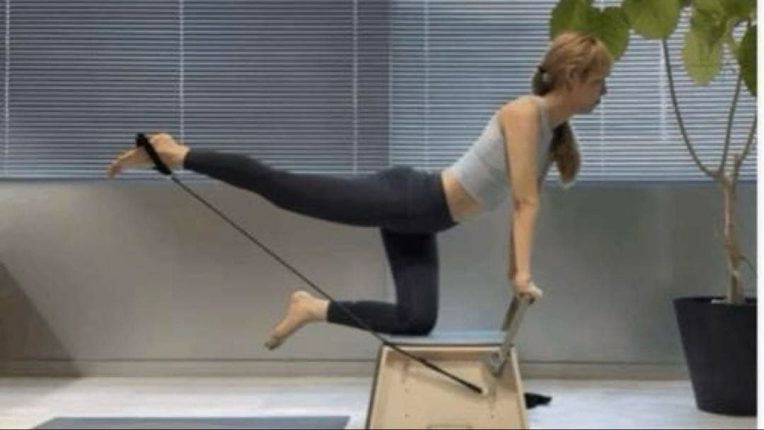 【美品】Meltis 自宅でピラティス　筋トレ　ストレッチ　ホワイトモカ