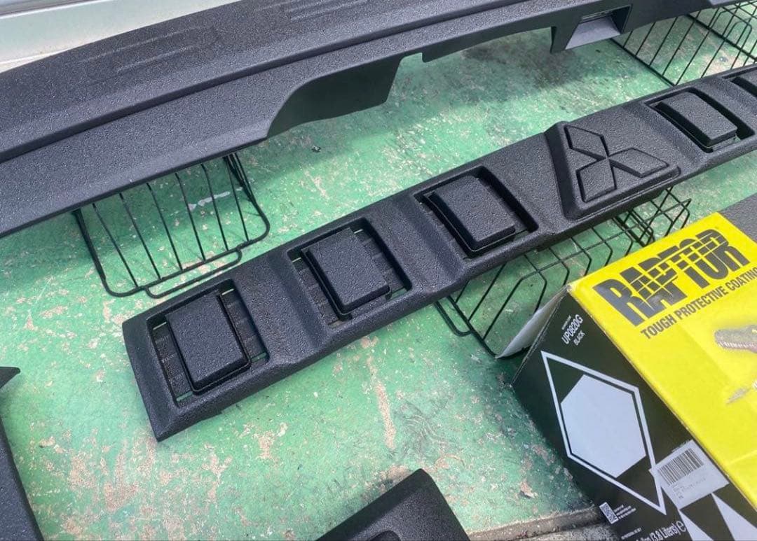 デリカミニ　ラプターライナー　グリル　カスタム