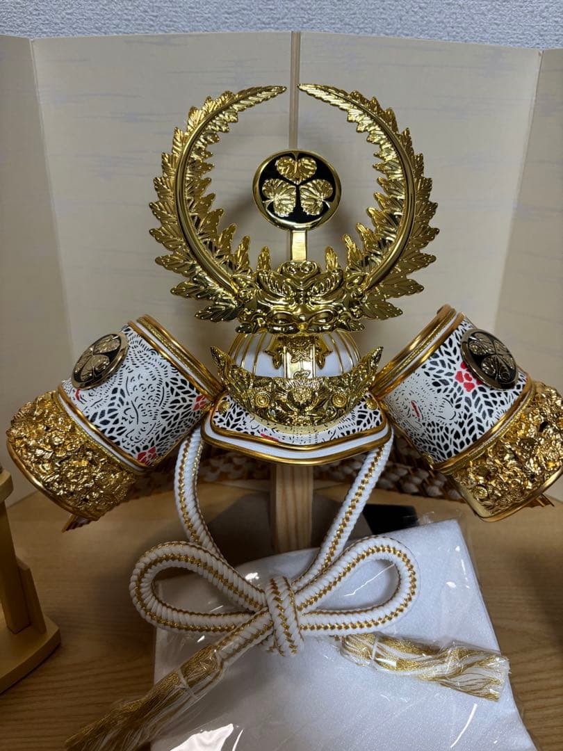 伝統的 五月人形 金色 兜と弓矢セット 徳川家康 貴翔作 戦国名将兜