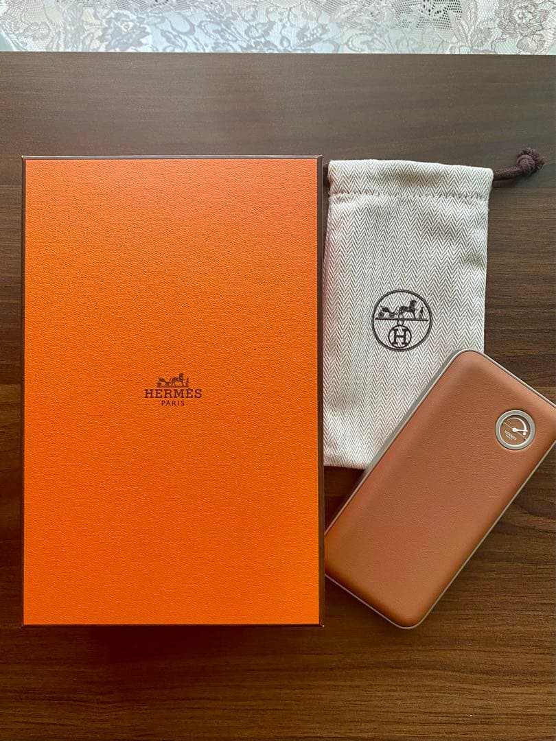 HERMES エルメス モバイルバッテリー