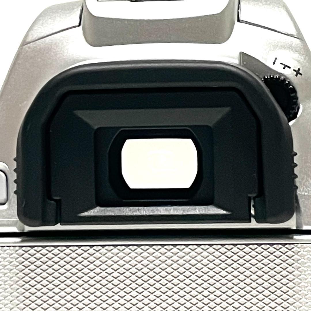 高性能で軽い ❣️Canon EOS Kiss X10 シルバー 標準レンズ