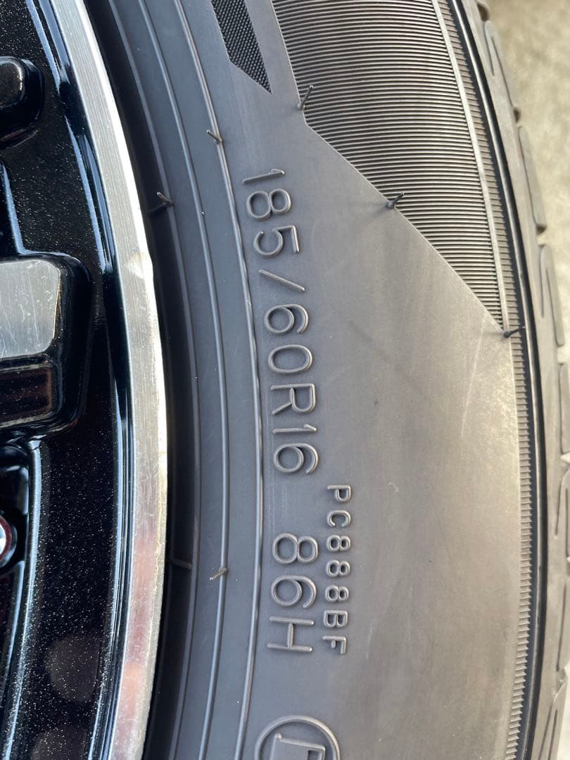 バリ山！　185/60R16 ヤリス　アクア　フィット　夏タイヤ