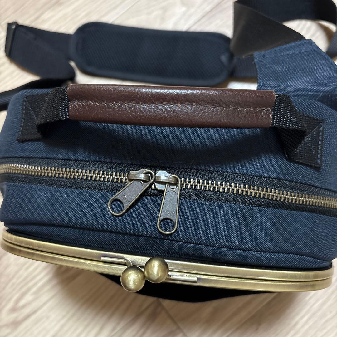 美品　あやの小路　がま口ポシェット型ボディバッグ コーデュラ