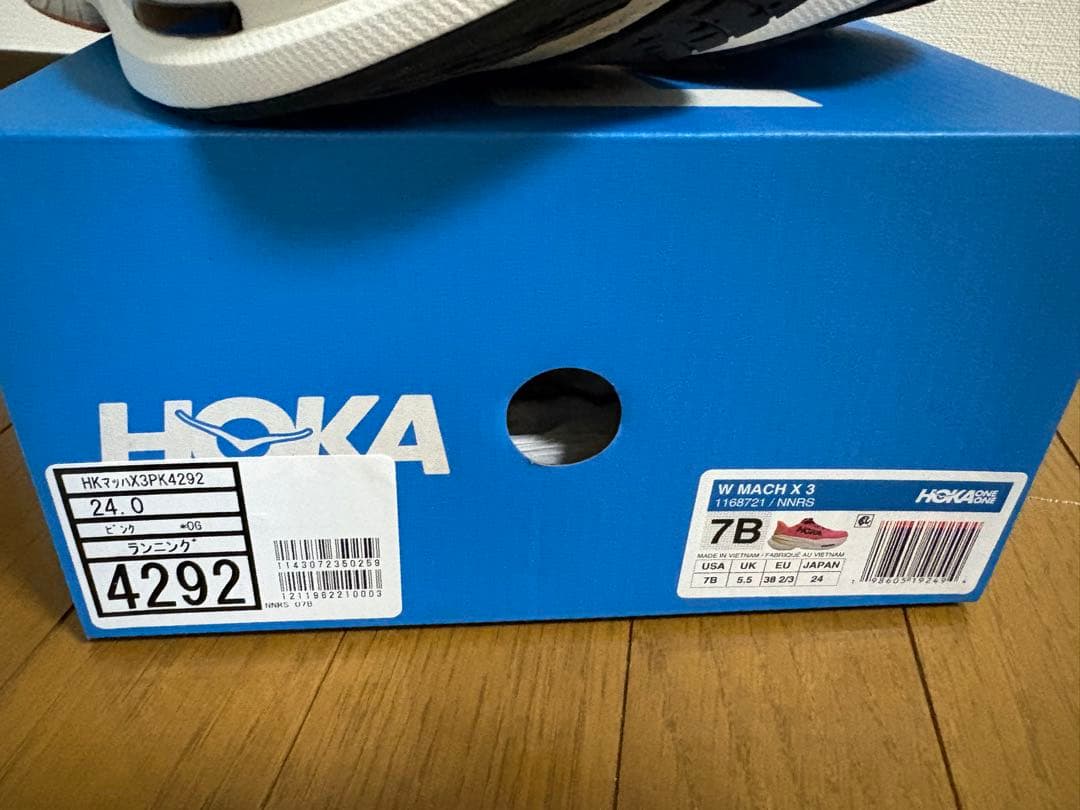 ぱ*ん様 HOKAホカオネオネマッハX3カーボン厚底24cmレディースランニング