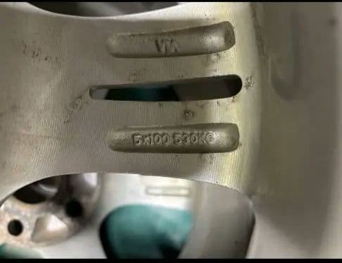 スタッドレスタイヤ＋16インチ アルミホイール205-60-16