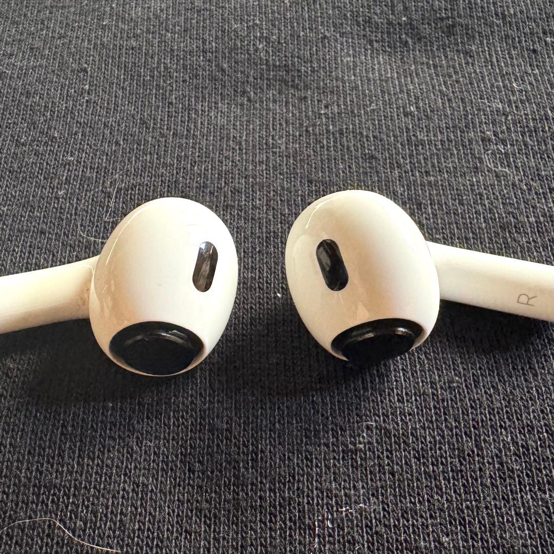 AirPods pro2 usb-c 本体 イヤーチップ新品　充電ケース付き