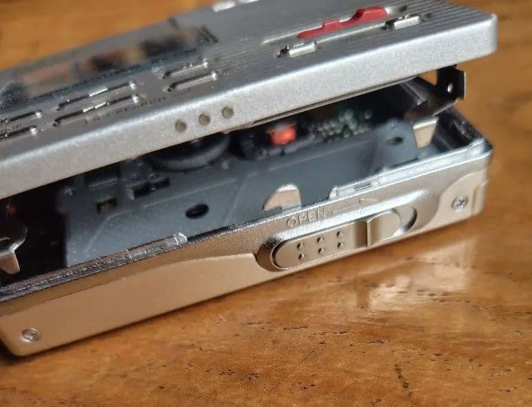 ポータブルプレーヤー MD Walkman MZ-R90