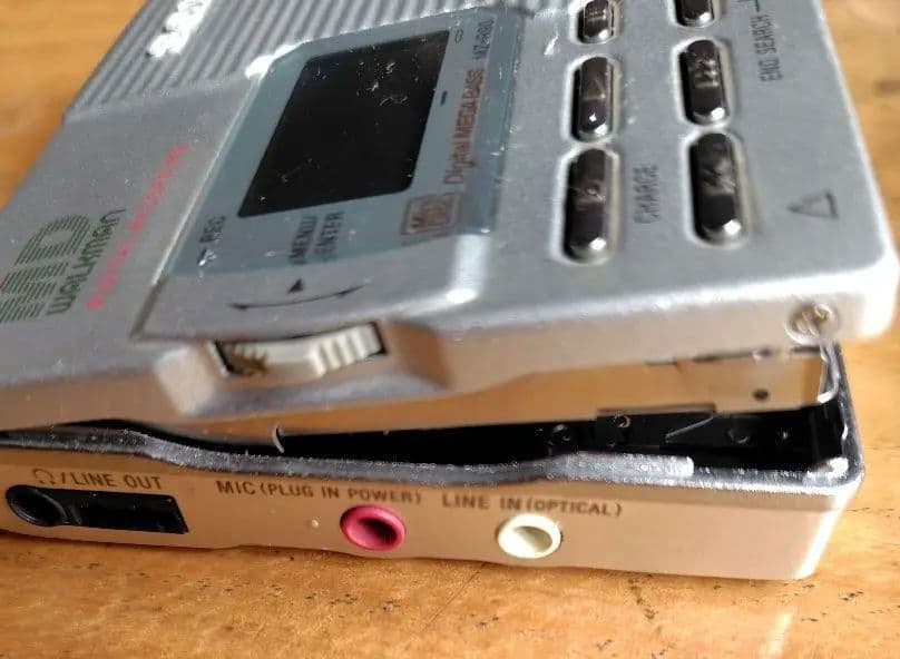 ポータブルプレーヤー MD Walkman MZ-R90