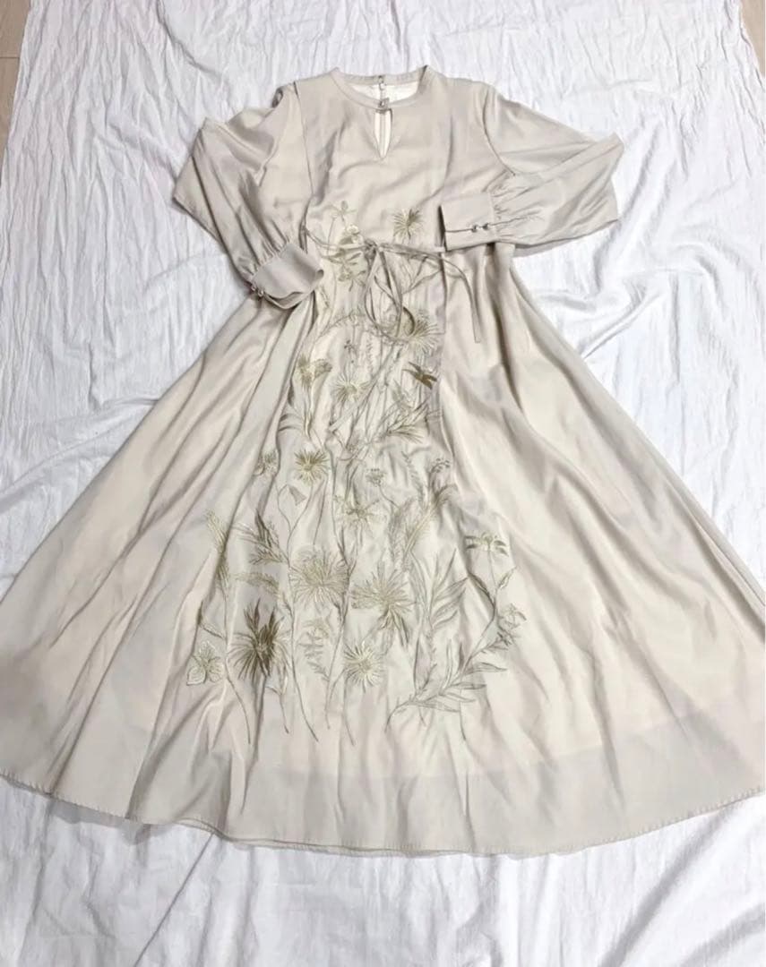 美品⭐︎AMERI MADELYN EMBROIDERY DRESS