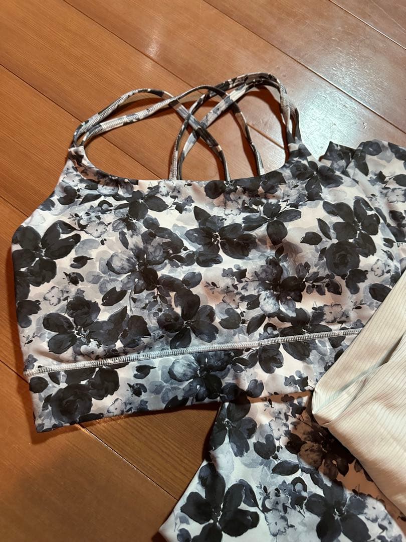 SUKALA フルオブフラワー　レギンス　トップス Mサイズ　3点セット