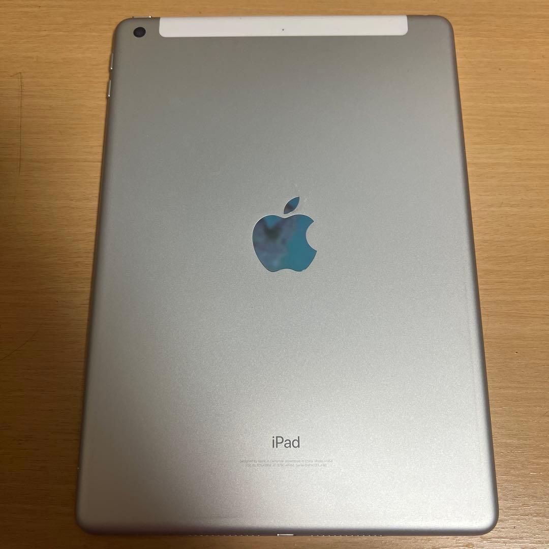 Apple iPad（第6世代） シルバー 本体