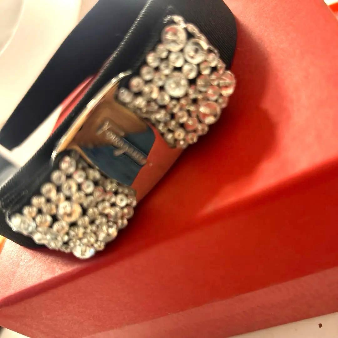 ferragamo フェラガモ　ストーン　カチューシャ　紙袋2枚付き