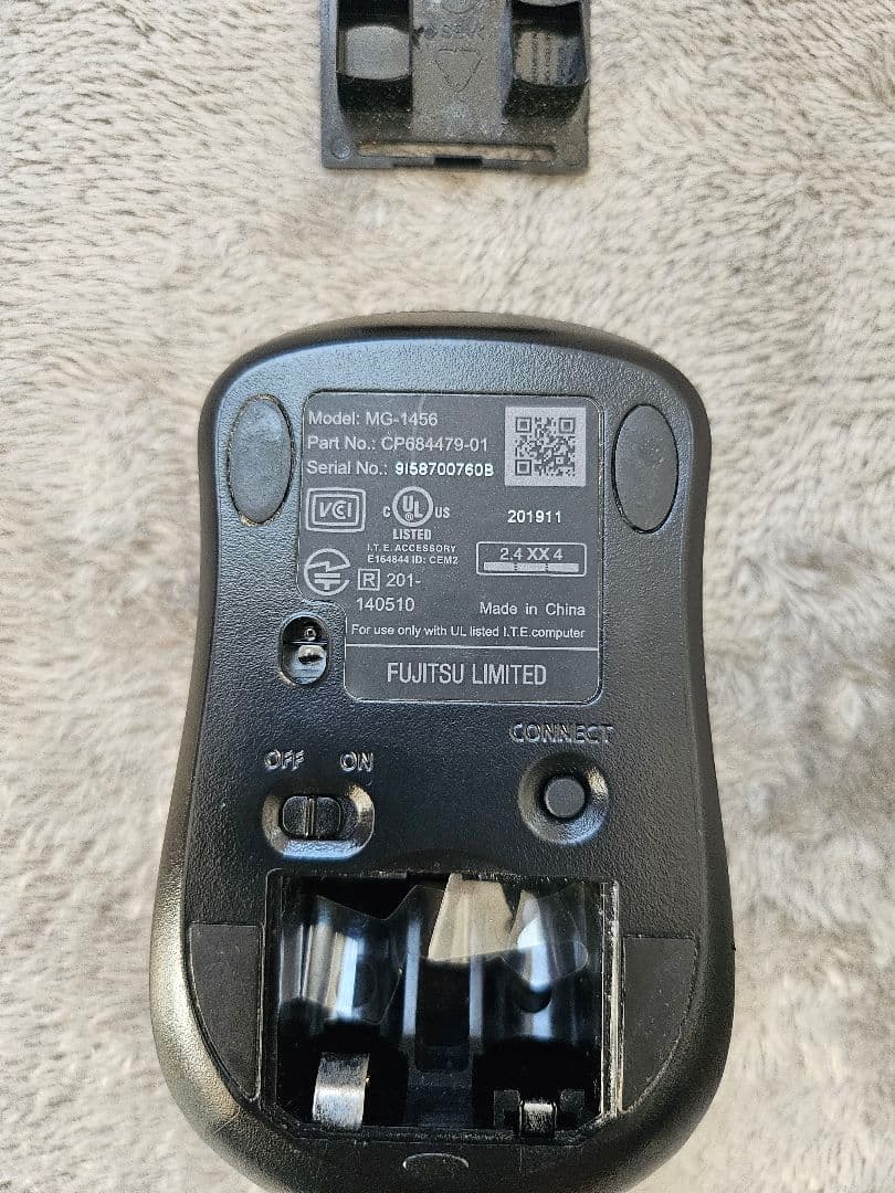 ノートPC Fujitsu LIFEBOOK AH77/D3