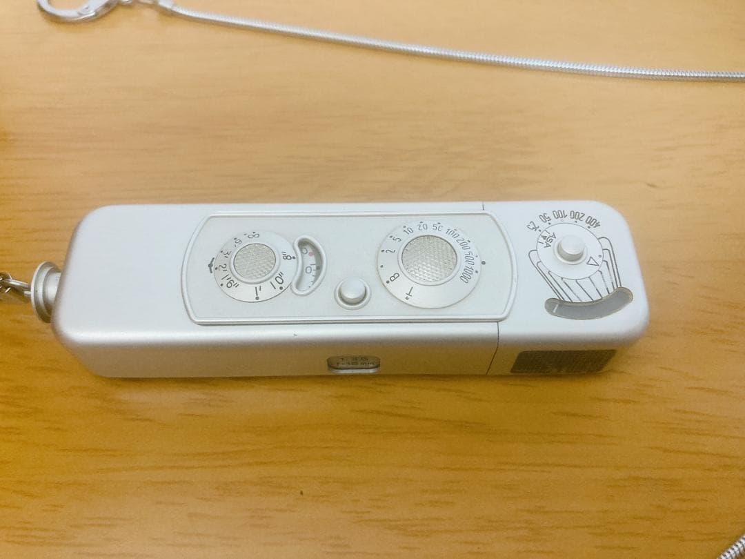 ミノックス B / ドイツ製 超小型カメラ（専用ケース＋専用チェーン付き）