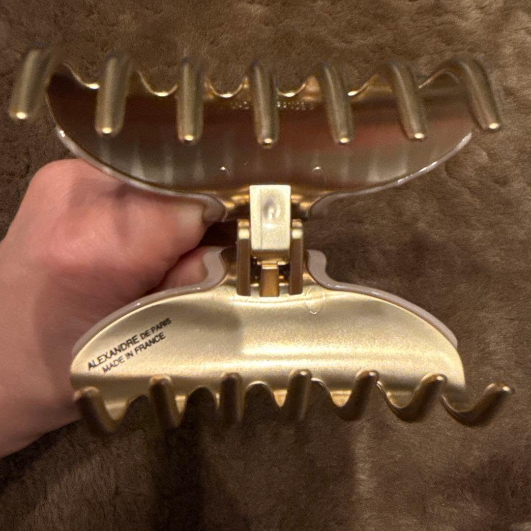 【美品】アレクサンドルドゥパリ　Mクリップ　人気のベージュ　スワロフスキー
